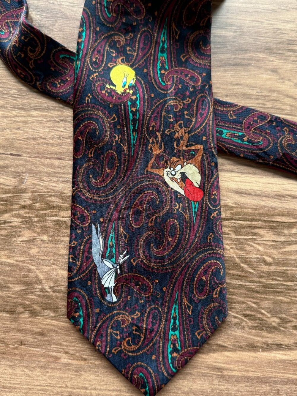 VTG 1994 Looney Tunes Mania 100% Silk Paisley Tie